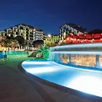 منتجع Cornelia De Luxe 5*