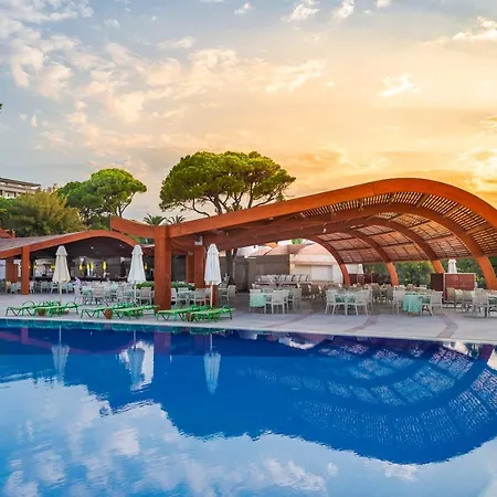 Resort Cornelia De Luxe 5*
