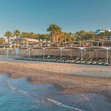 Cornelia De Luxe Resort