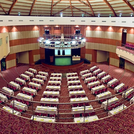 Complex Cornelia De Luxe