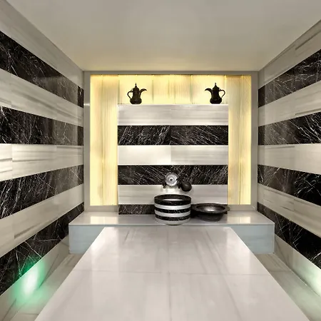 Cornelia De Luxe منتجع 5*