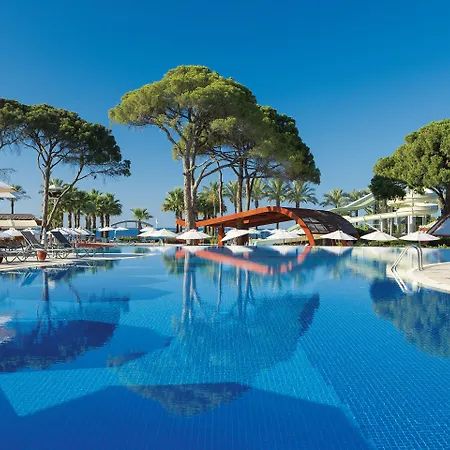 Complex Cornelia De Luxe