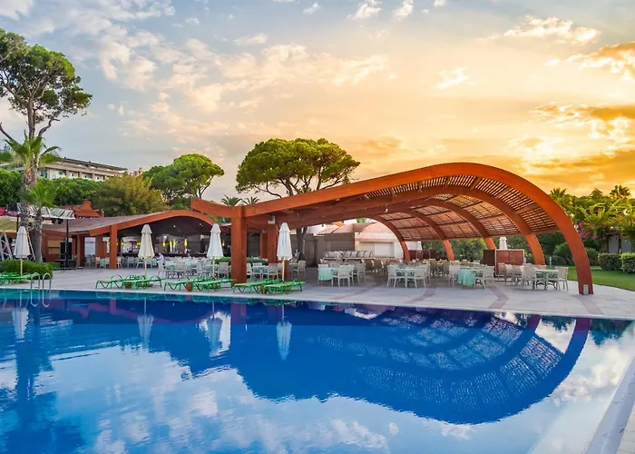 Resort Cornelia De Luxe 5*