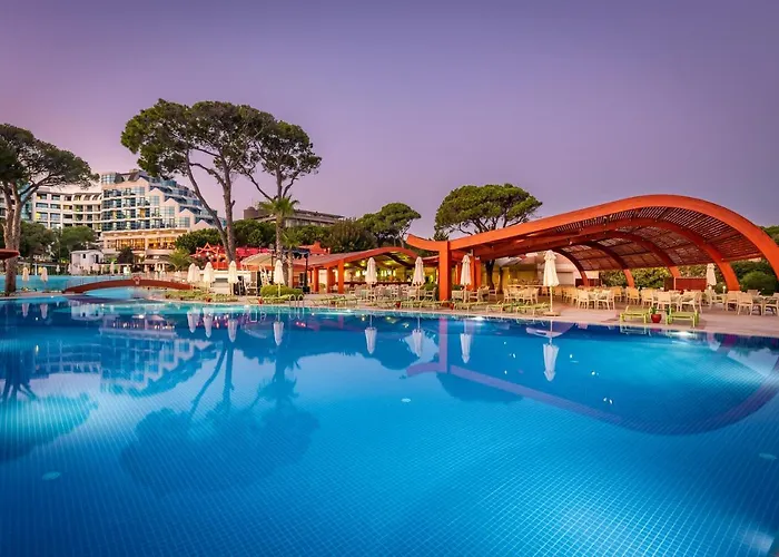 Cornelia De Luxe 베렉